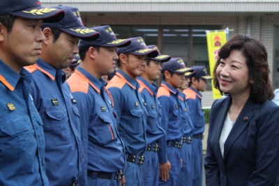 野田聖子　総務大臣が浪江消防署臨時庁舎を来訪