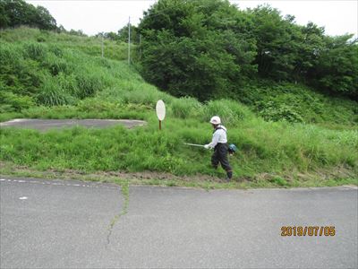 川内村防火水槽草