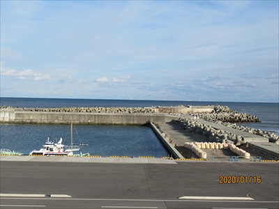 富岡漁港からの風景